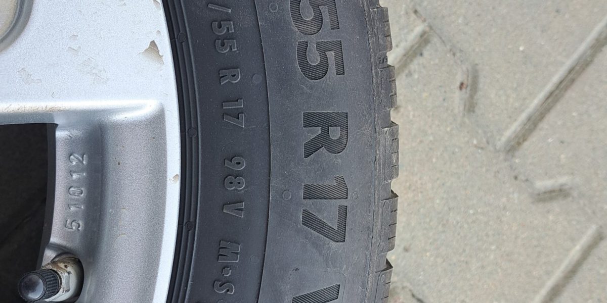 Przetarg nieograniczony na sprzedaż samochodu Toyota Camry Hybryd MR`18 E6d 2019