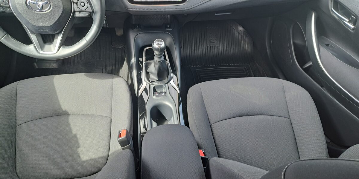 Ogłoszenie przetargu nieograniczonego na sprzedaż samochodu Toyota Corolla 1.5 MR`19 E6 z 2022 roku.