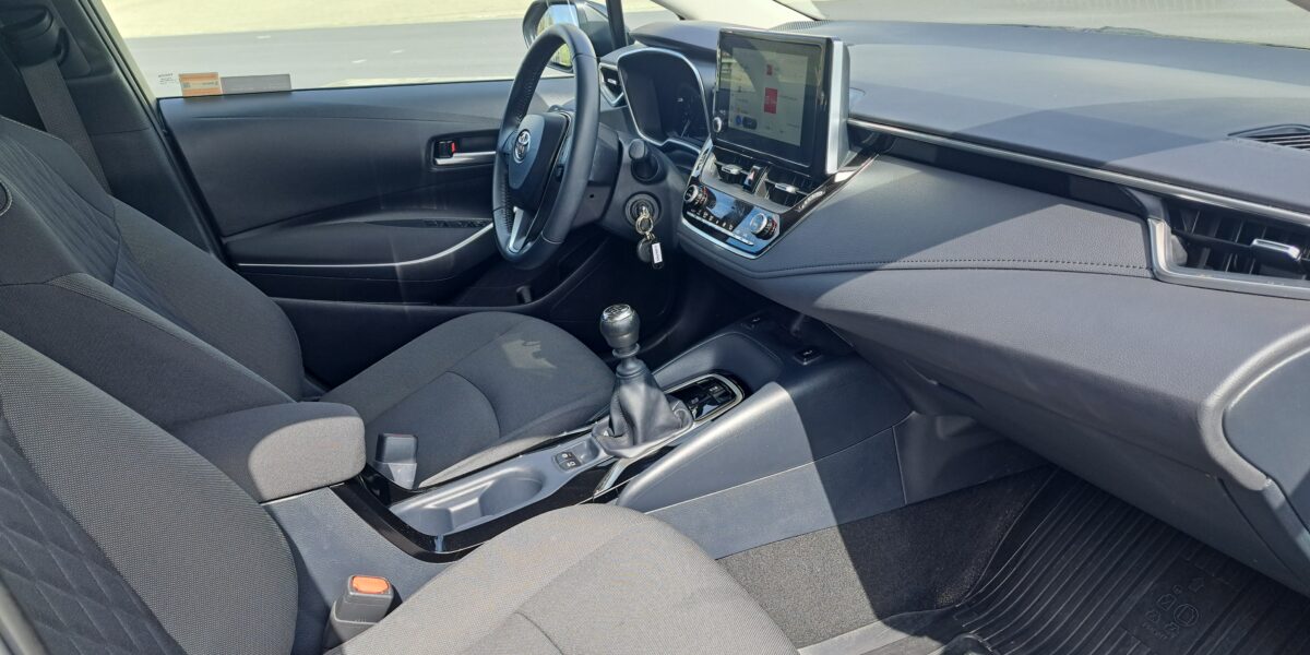 Ogłoszenie przetargu nieograniczonego na sprzedaż samochodu Toyota Corolla 1.5 MR`19 E6 z 2022 roku.