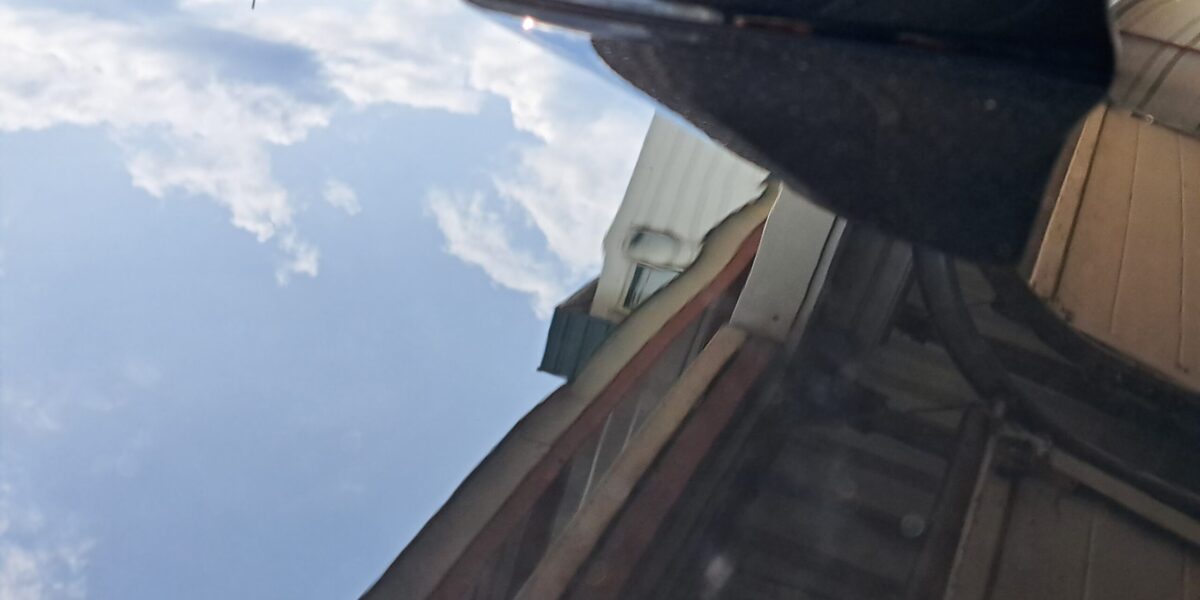 Ogłoszenie przetargu nieograniczonego na sprzedaż samochodu Toyota Corolla 1.5 MR`19 E6 z 2022 roku.