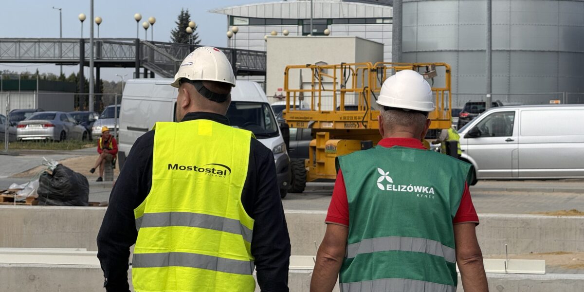 Budowa hali wysokiego składowania M1 na finiszu